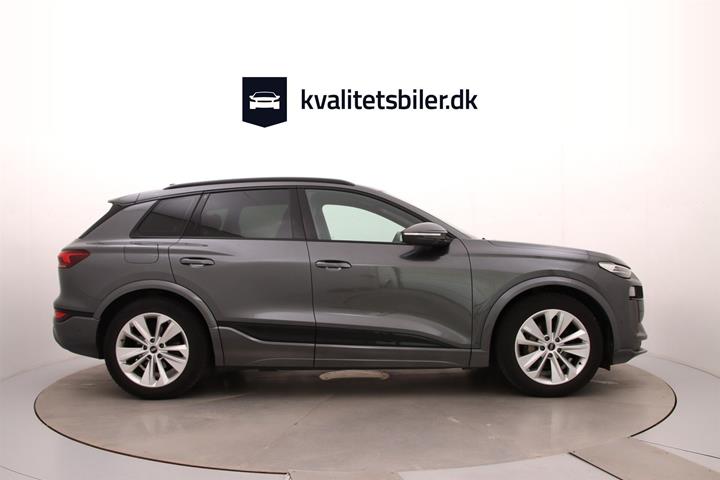 Grå Audi Q6 fra 2024