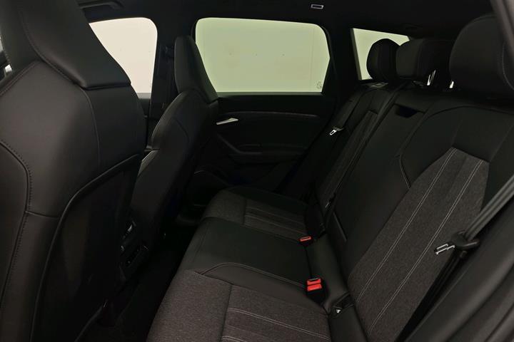Grå Audi Q6 fra 2024