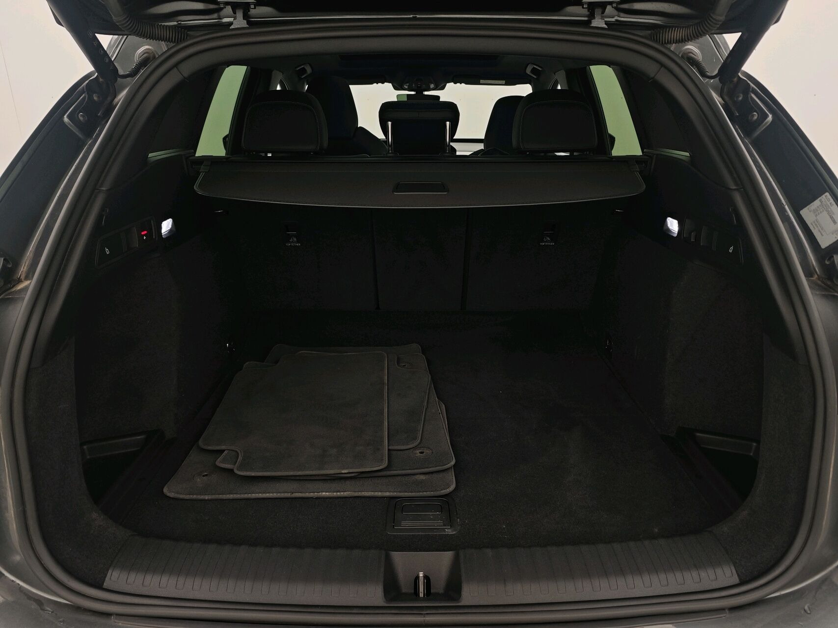 Grå Audi Q6 fra 2024
