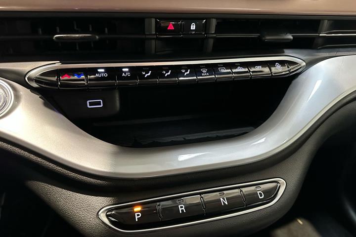 Pink Fiat 500e fra 2023