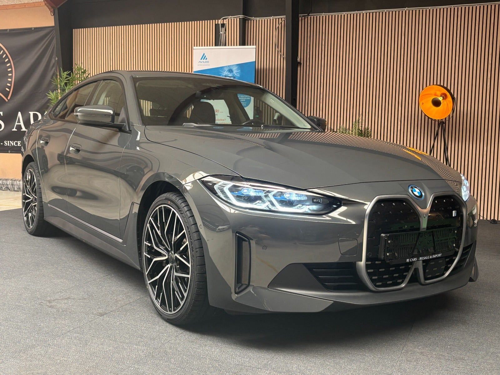 Grå BMW i4 fra 2022