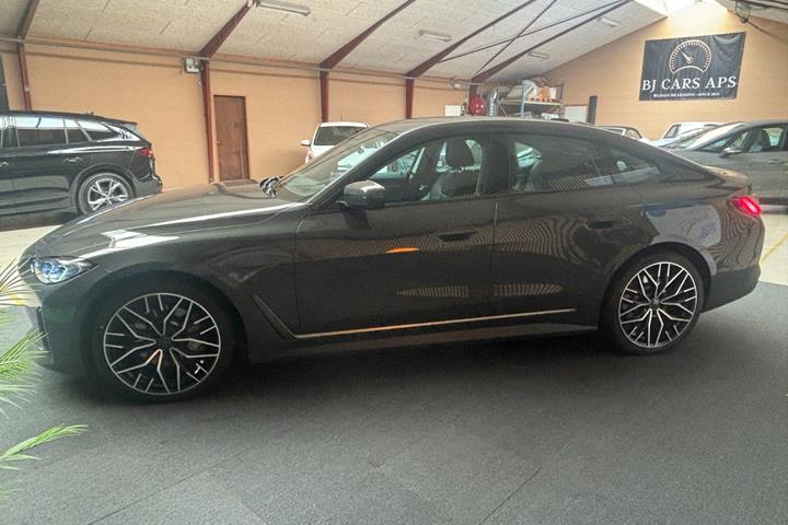 Grå BMW i4 fra 2022
