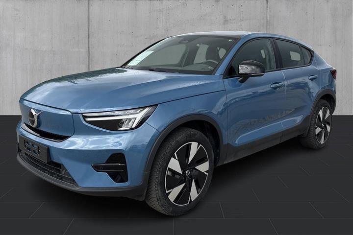 Blå Volvo C40 fra 2023 set udefra