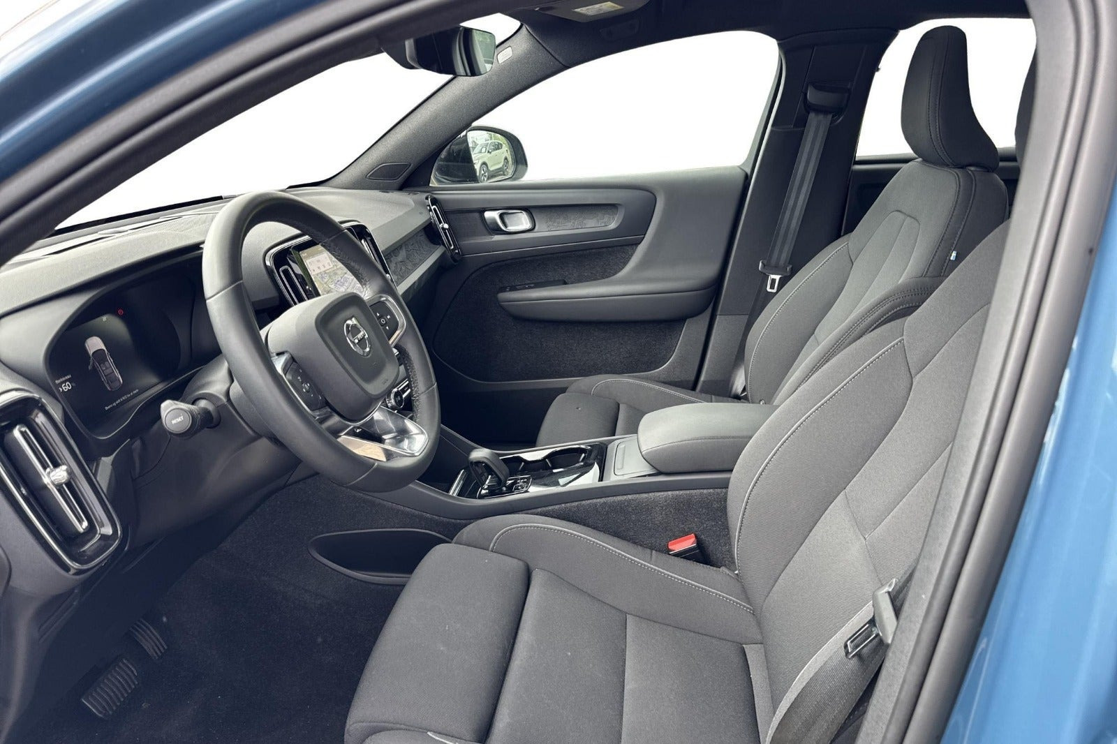 Blå Volvo C40 fra 2023