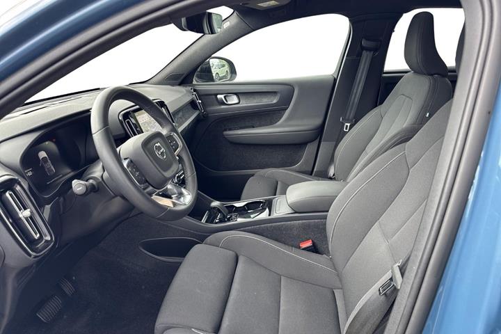 Blå Volvo C40 fra 2023