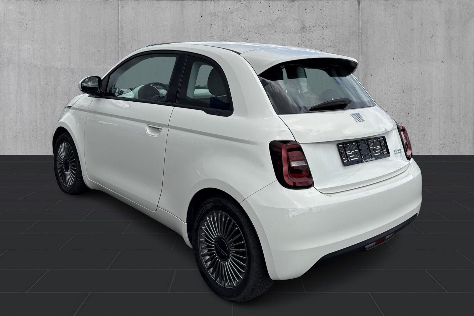 Grøn Fiat 500e fra 2023