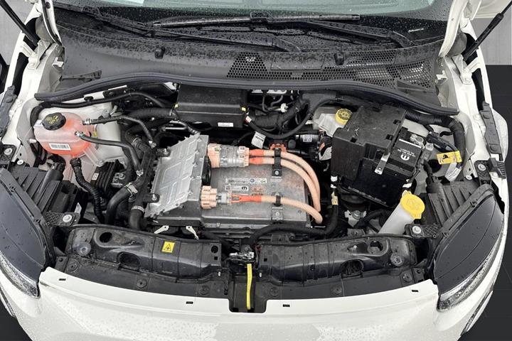 Grøn Fiat 500e fra 2023