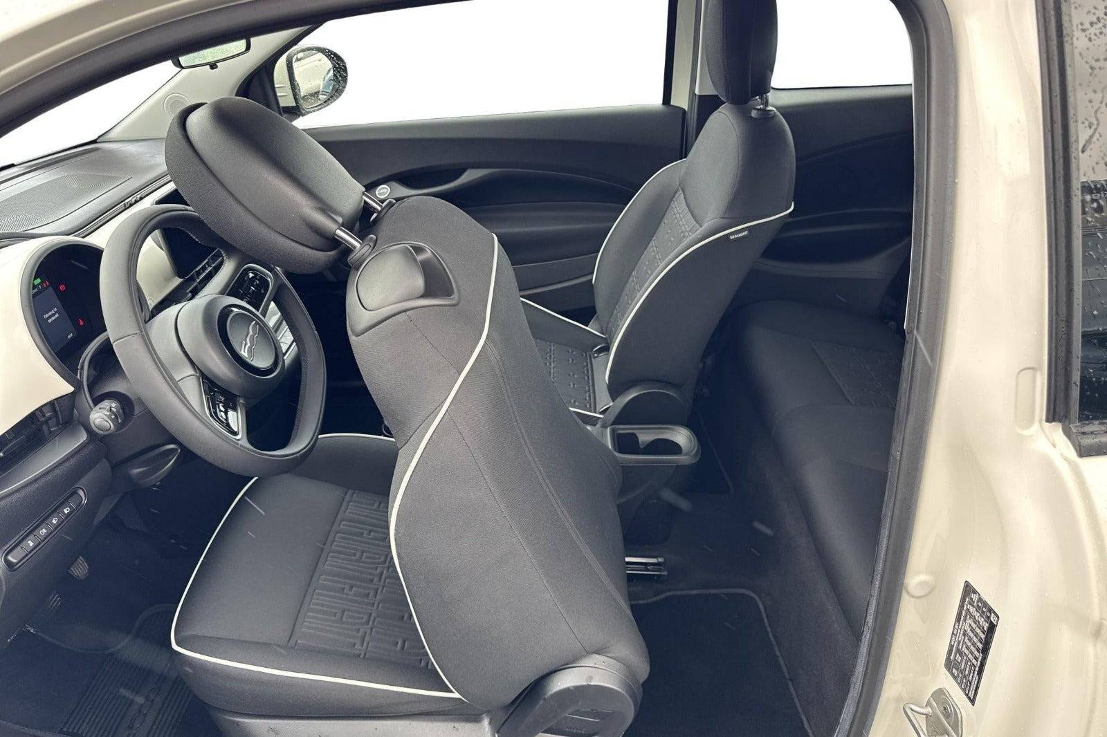 Grøn Fiat 500e fra 2023
