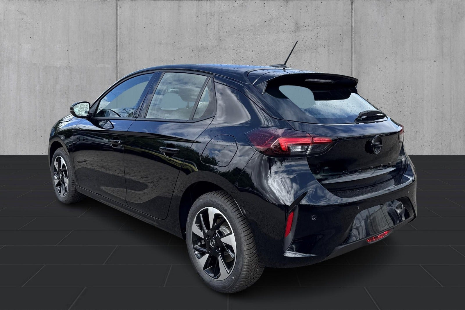Sort Opel Corsa-e fra 2026