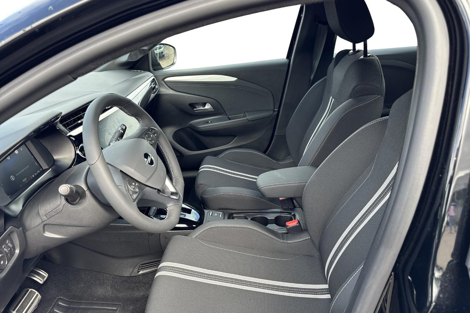 Sort Opel Corsa-e fra 2026