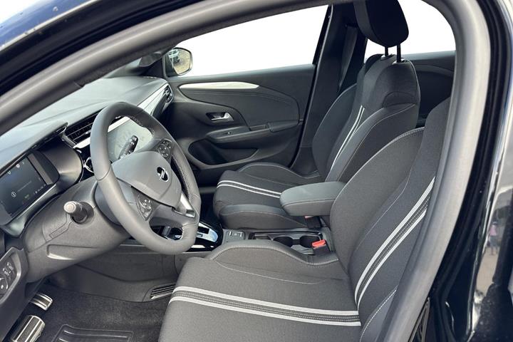 Sort Opel Corsa-e fra 2026
