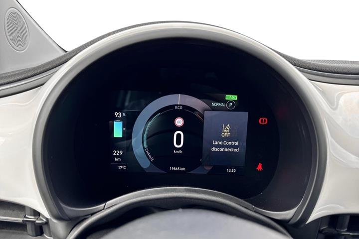 Hvid Fiat 500e fra 2023