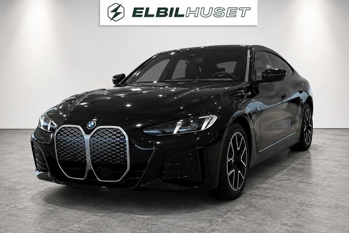 Sort BMW i4 fra 2026