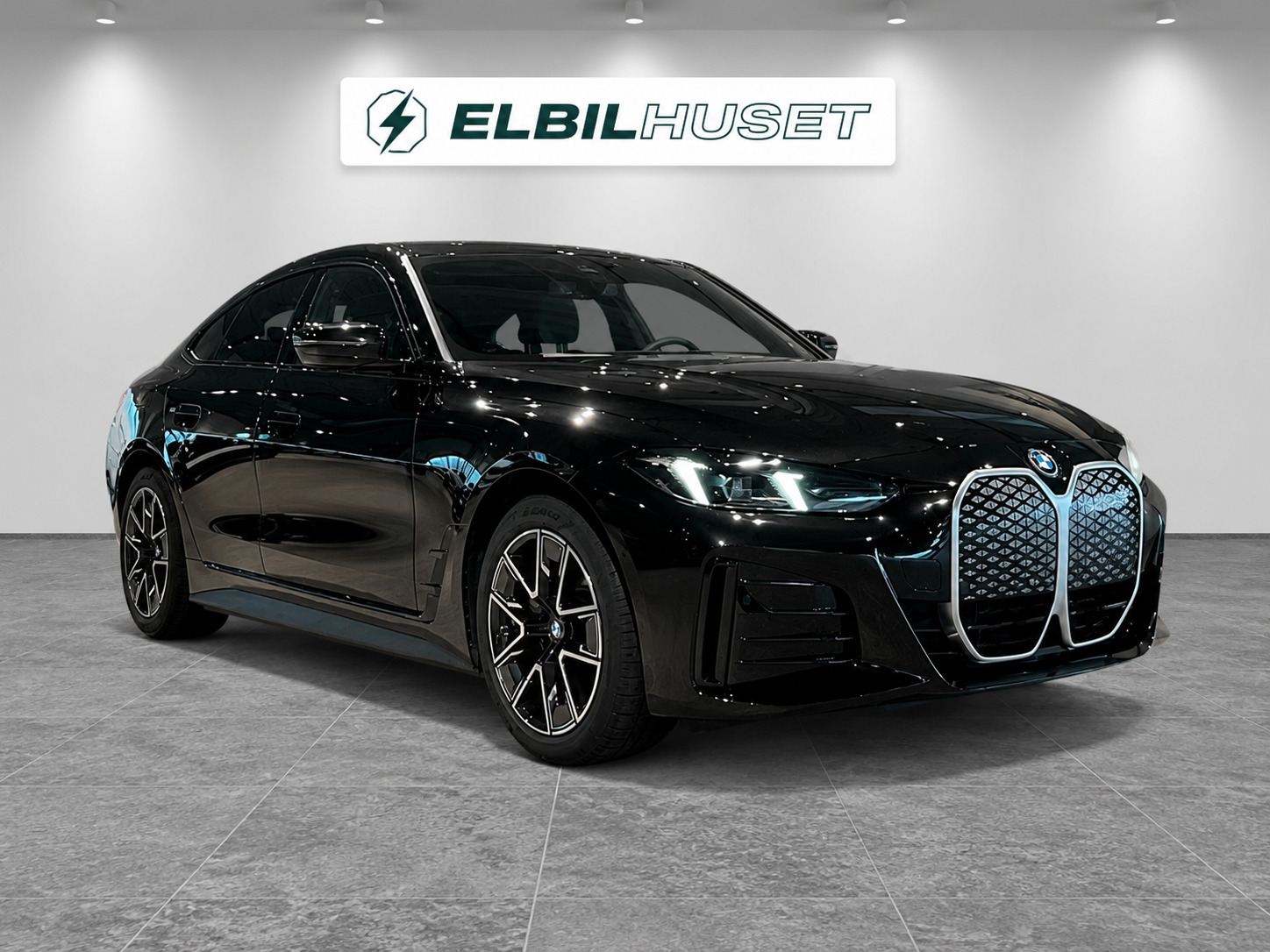 Sort BMW i4 fra 2026