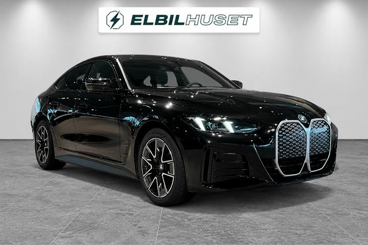 Sort BMW i4 fra 2026