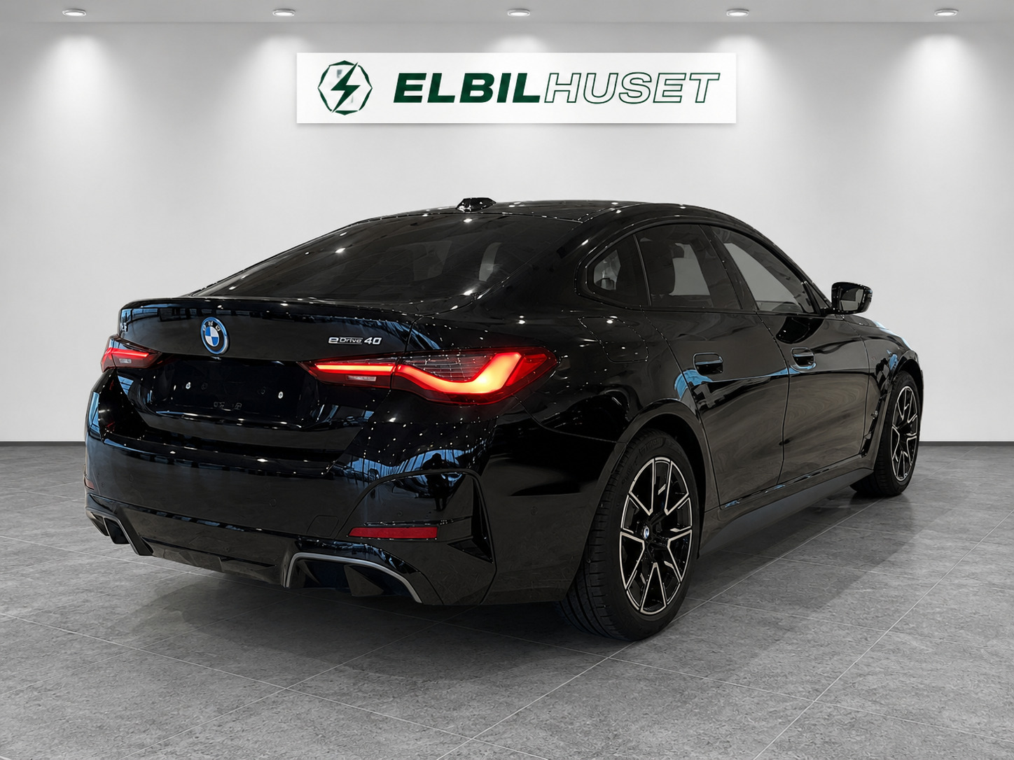 Sort BMW i4 fra 2026