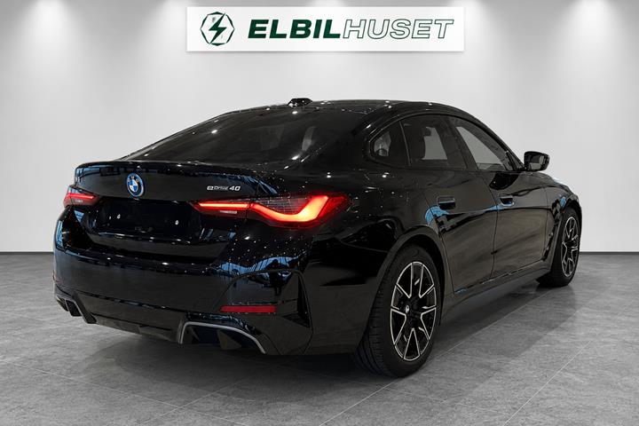 Sort BMW i4 fra 2026