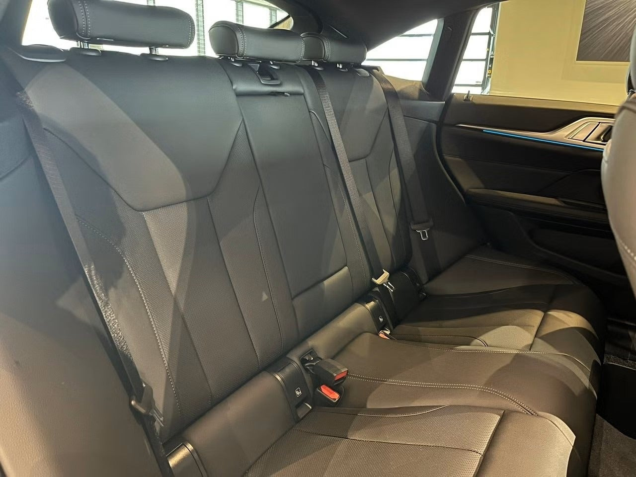 Sort BMW i4 fra 2026