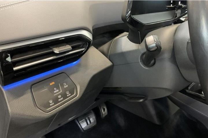 Grå VW ID.4 fra 2023