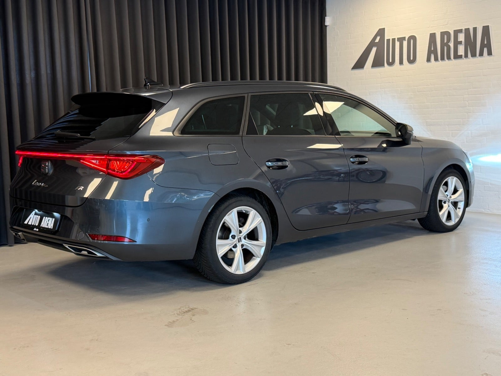 Grå Seat Leon fra 2022