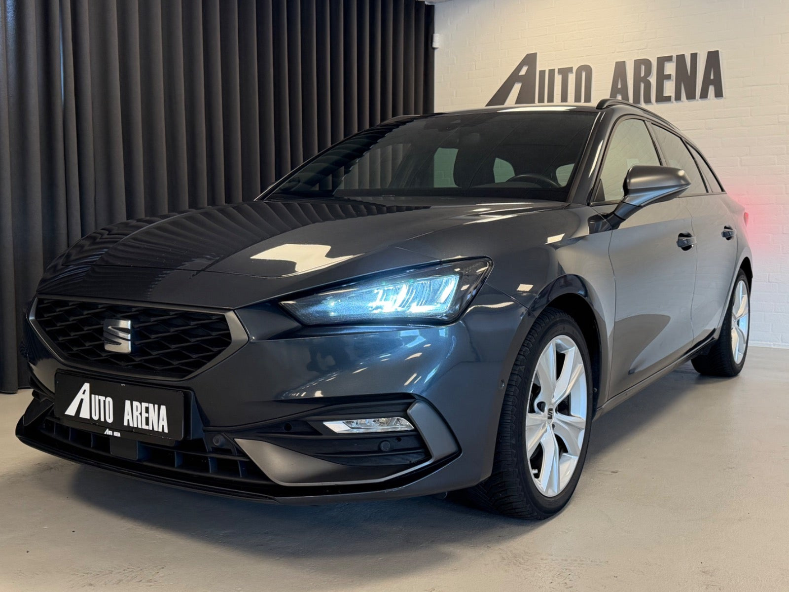 Grå Seat Leon fra 2022