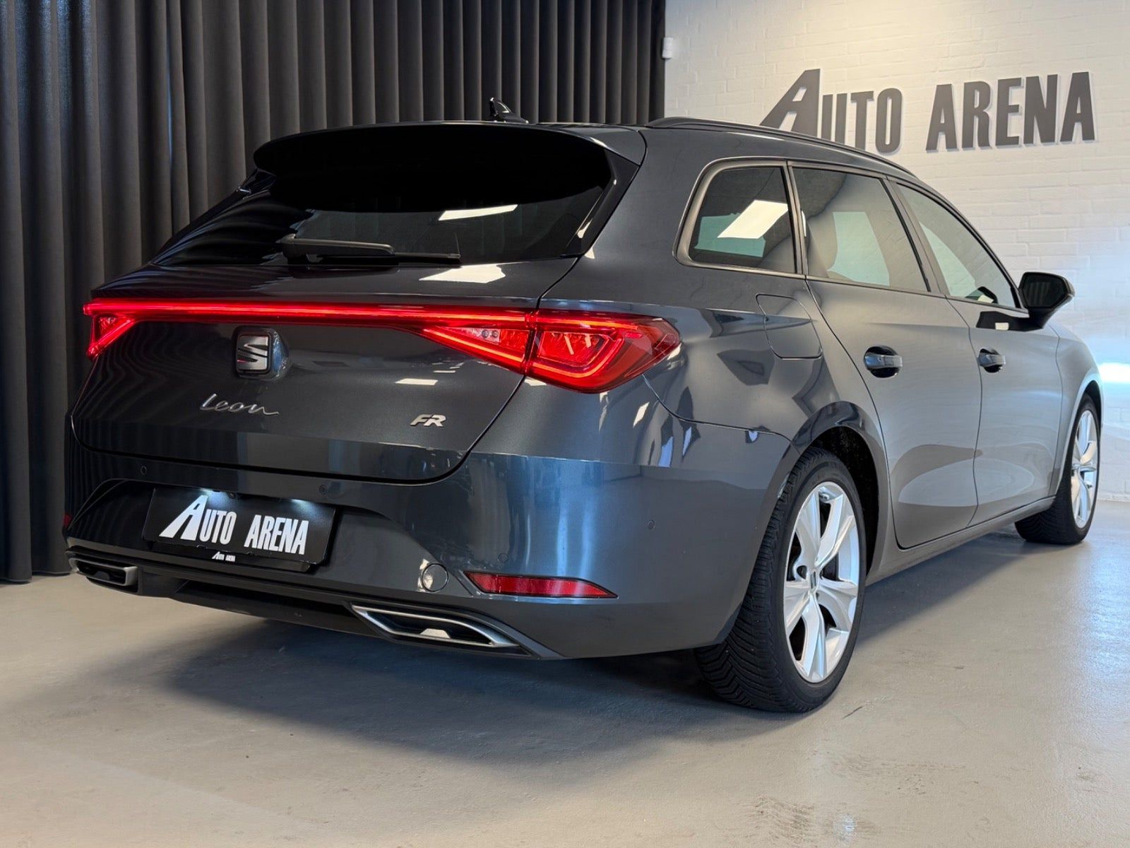Grå Seat Leon fra 2022