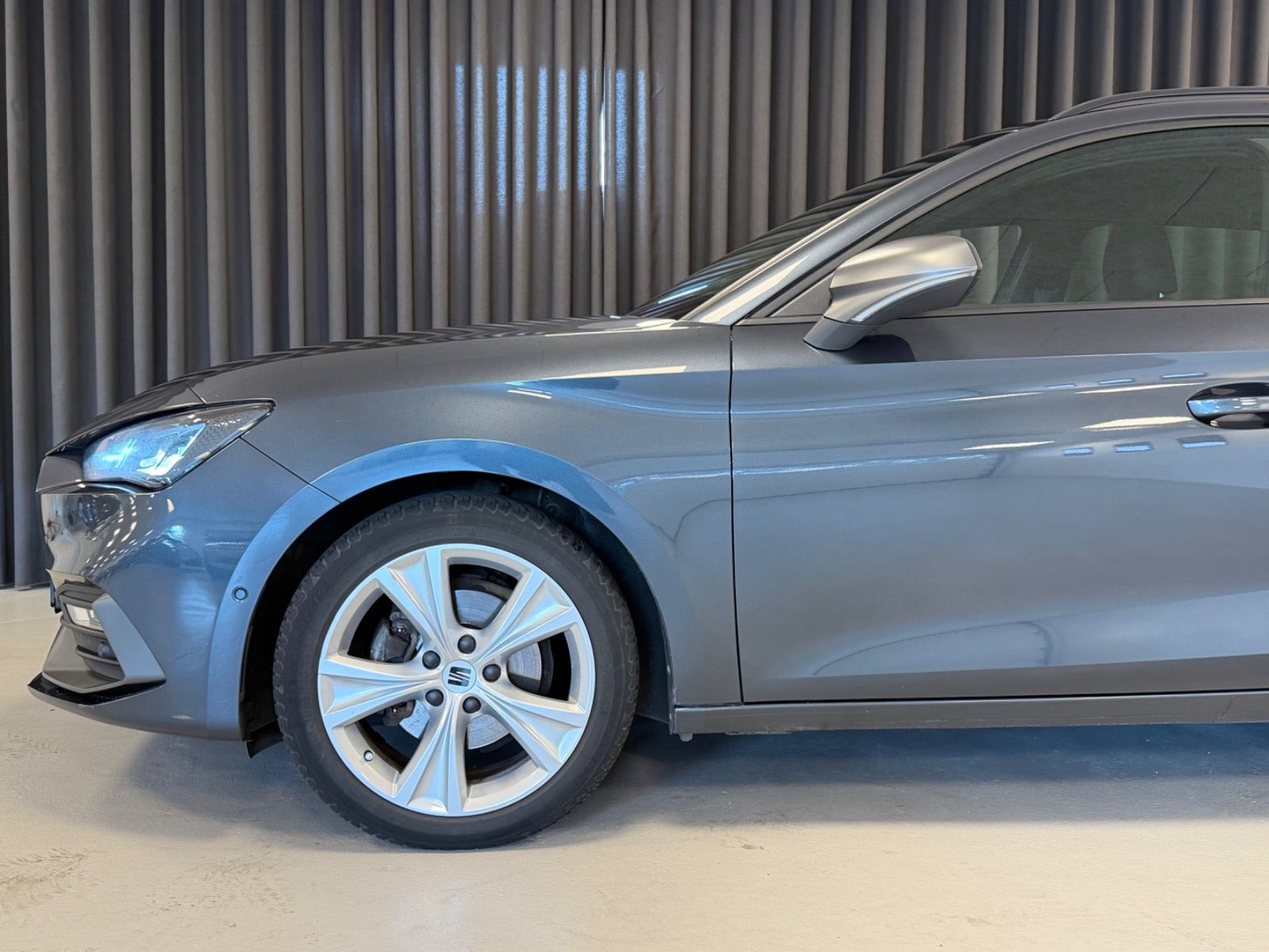 Grå Seat Leon fra 2022