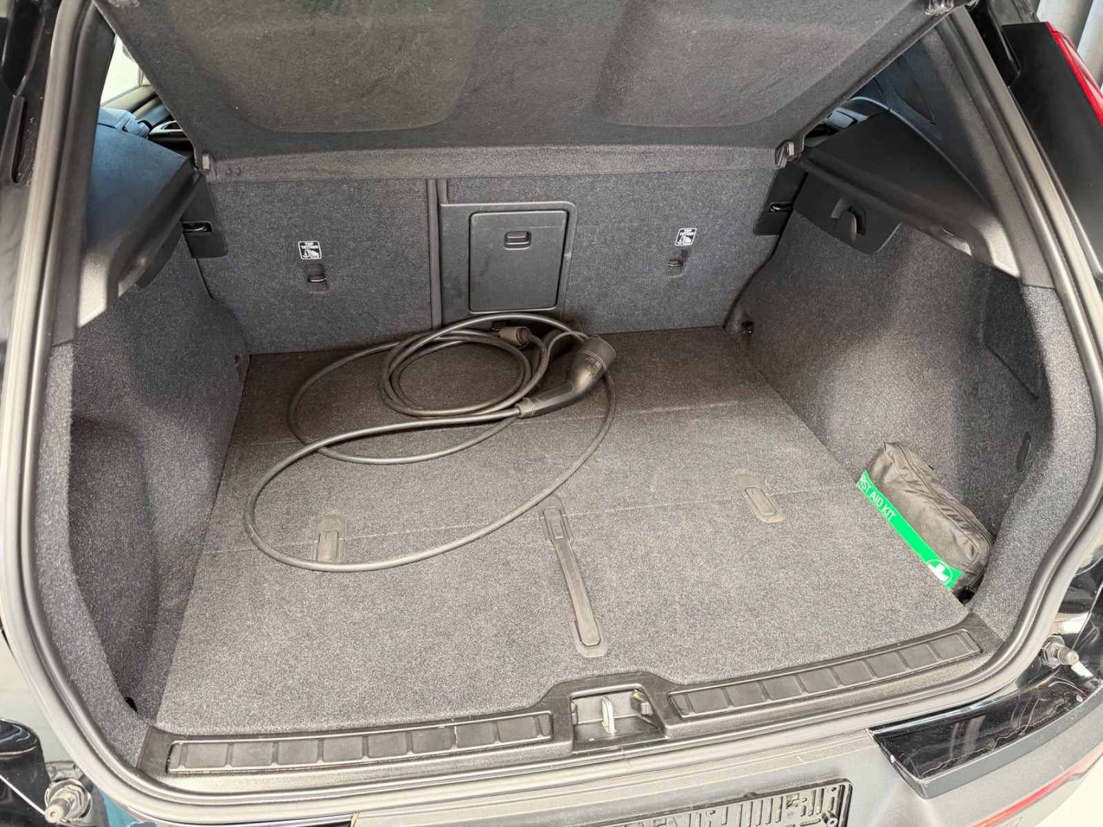 Sort Volvo XC40 fra 2023