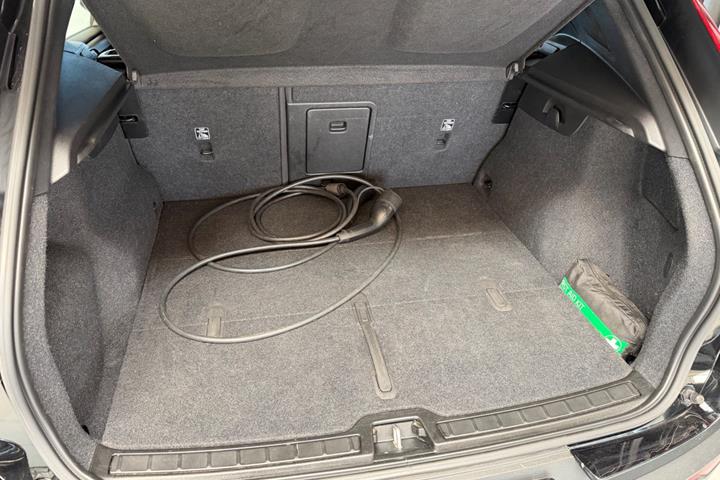 Sort Volvo XC40 fra 2023