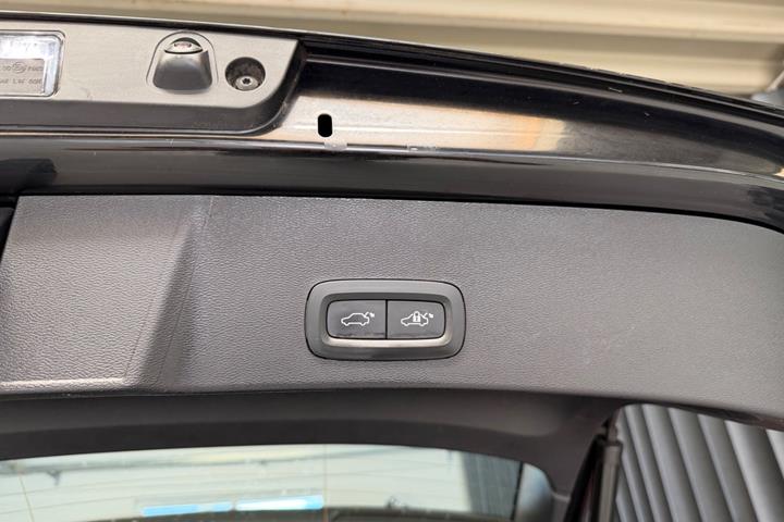 Sort Volvo XC40 fra 2023