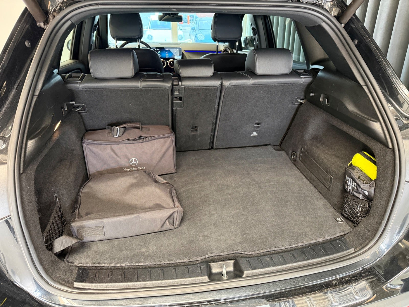 Sort Mercedes EQA250 fra 2021