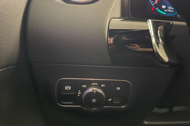 Sort Mercedes EQA250 fra 2021