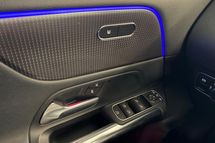Sort Mercedes EQA250 fra 2021