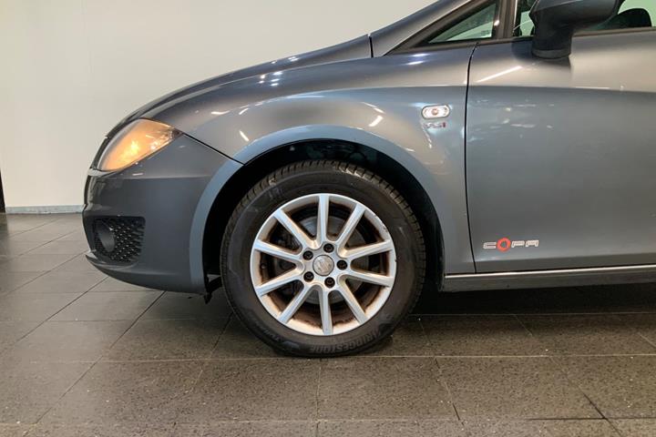 Grå Seat Leon fra 2013
