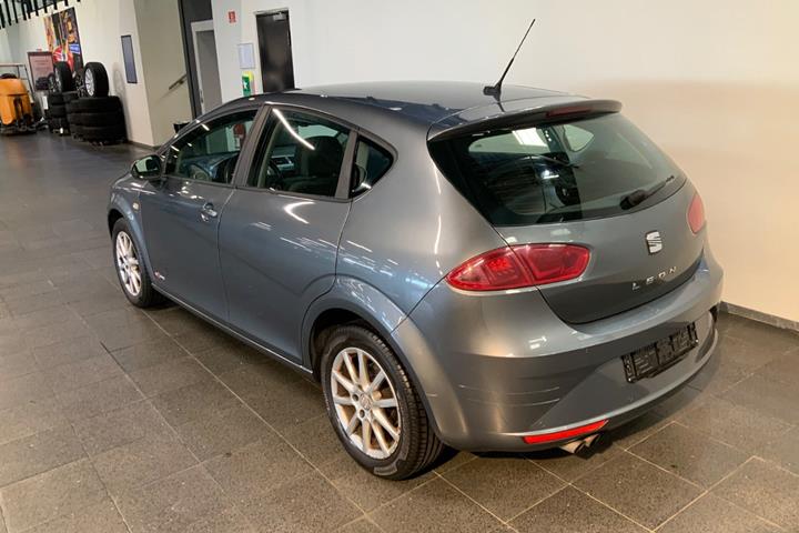 Grå Seat Leon fra 2013