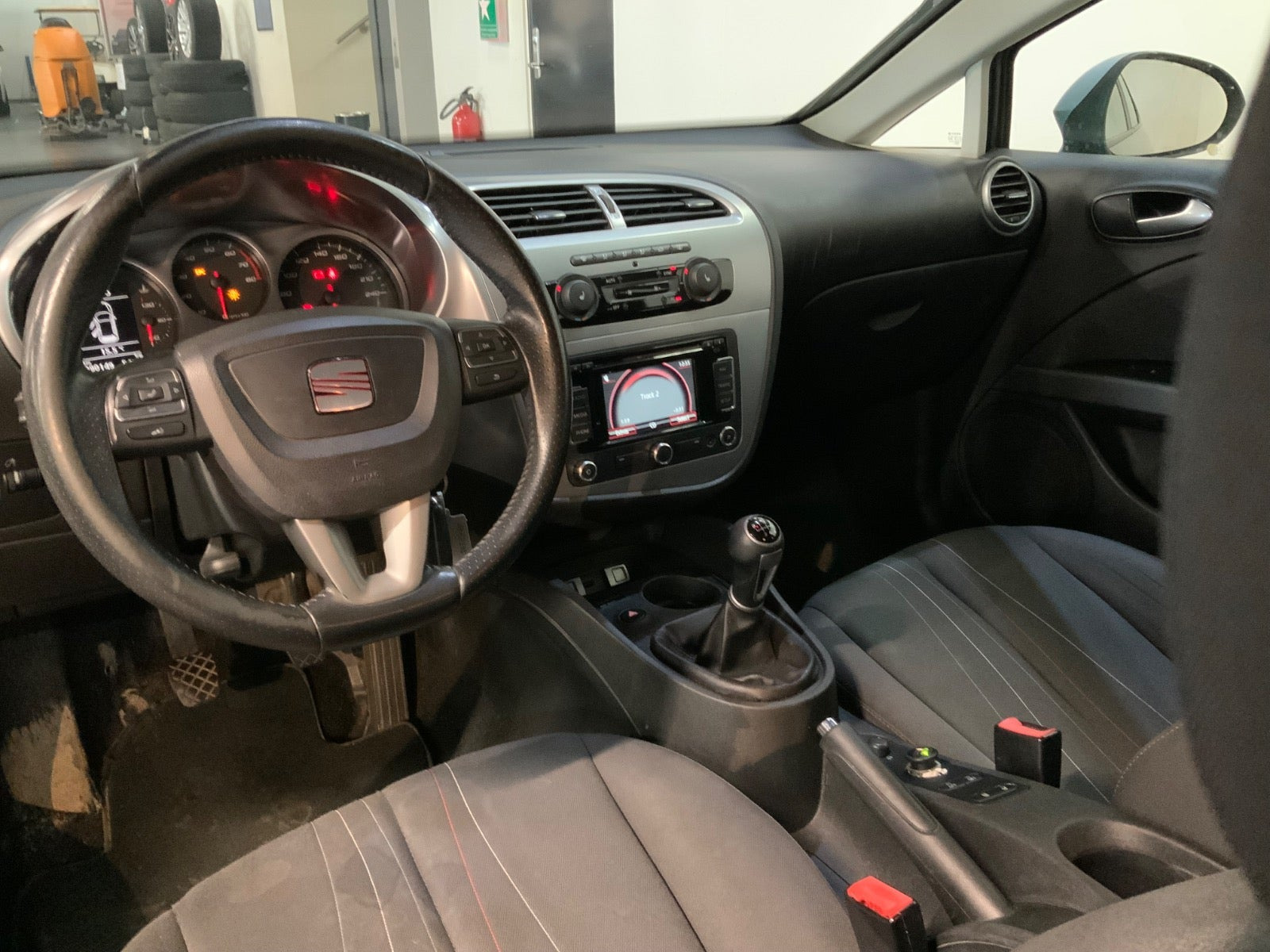 Grå Seat Leon fra 2013