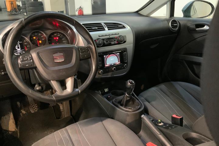 Grå Seat Leon fra 2013