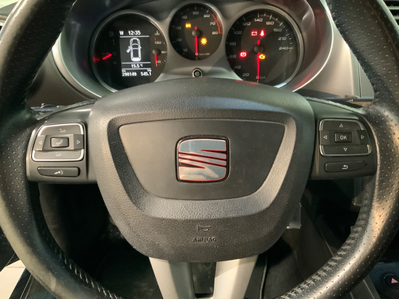 Grå Seat Leon fra 2013