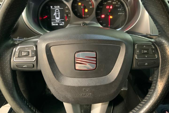Grå Seat Leon fra 2013