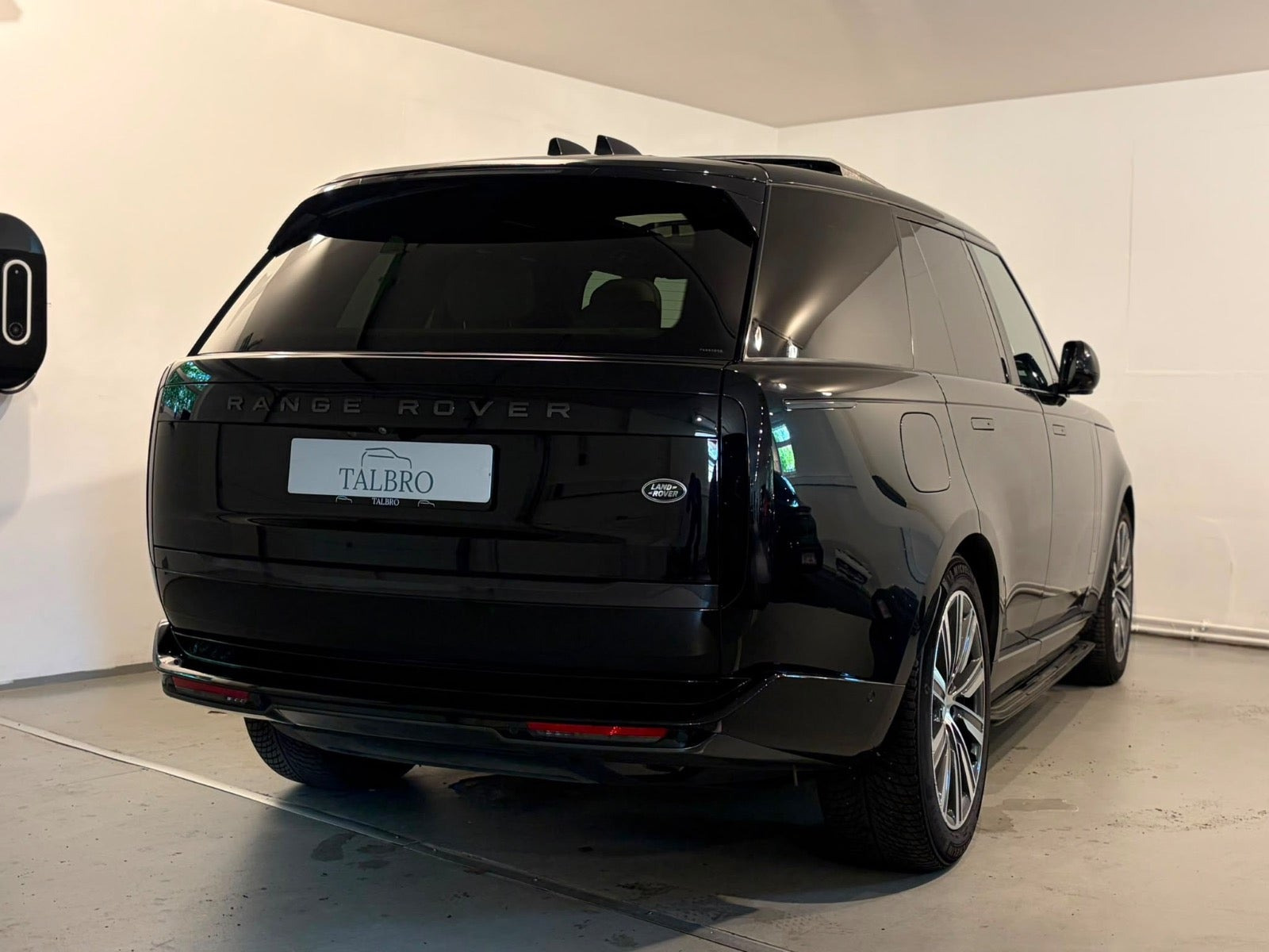 Sort Land Rover Range Rover fra 2023