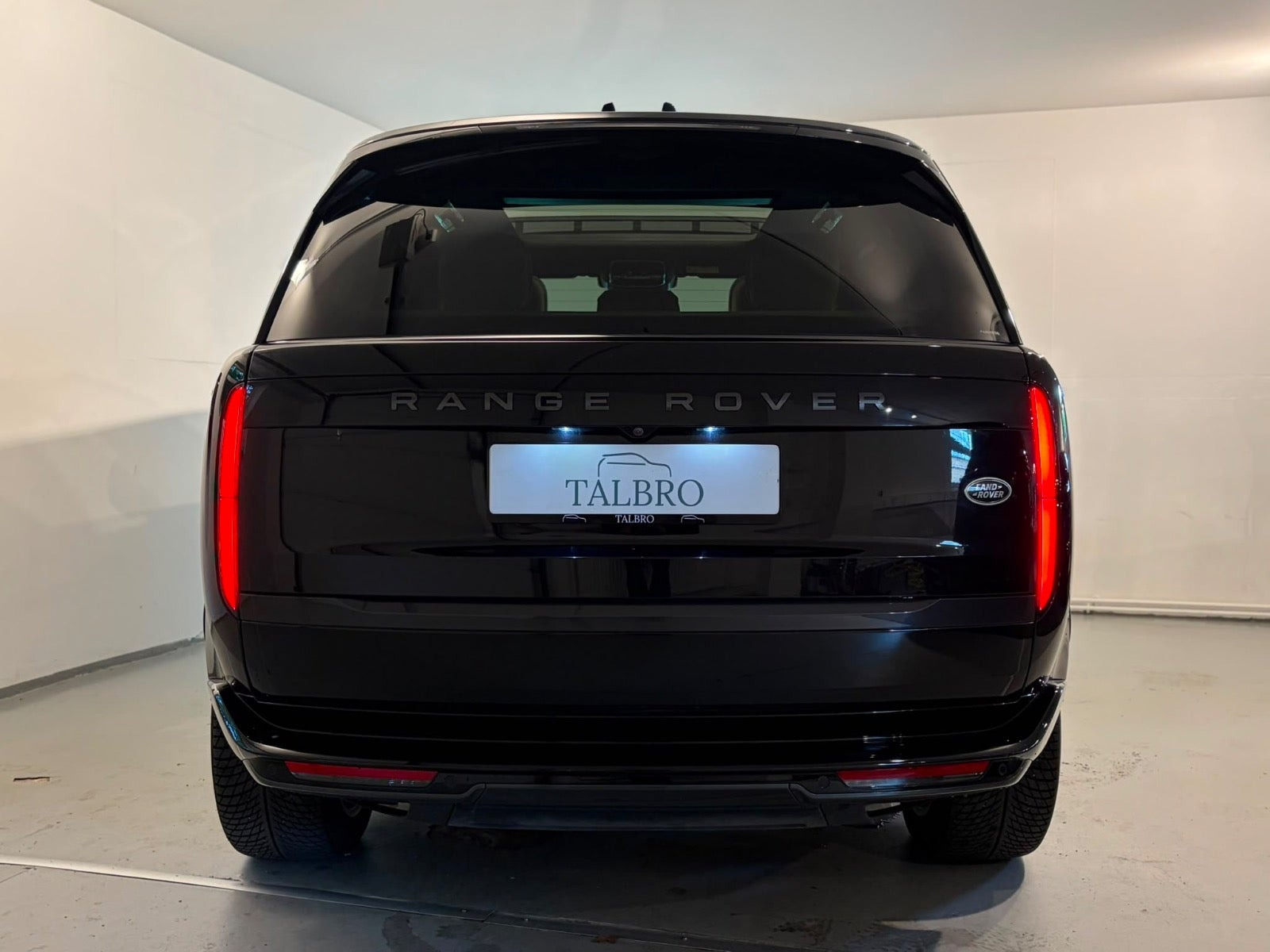 Sort Land Rover Range Rover fra 2023