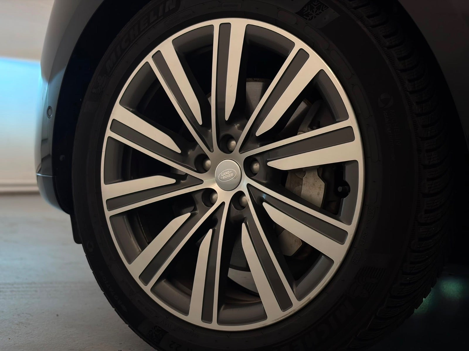 Sort Land Rover Range Rover fra 2023