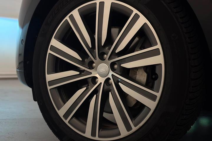 Sort Land Rover Range Rover fra 2023