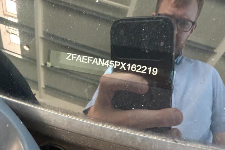 Hvid Fiat 500e fra 2023
