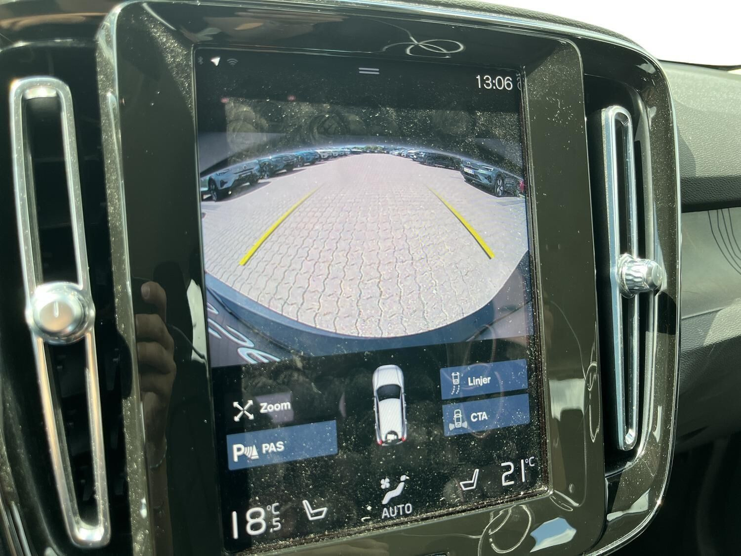 Hvid Volvo XC40 fra 2023