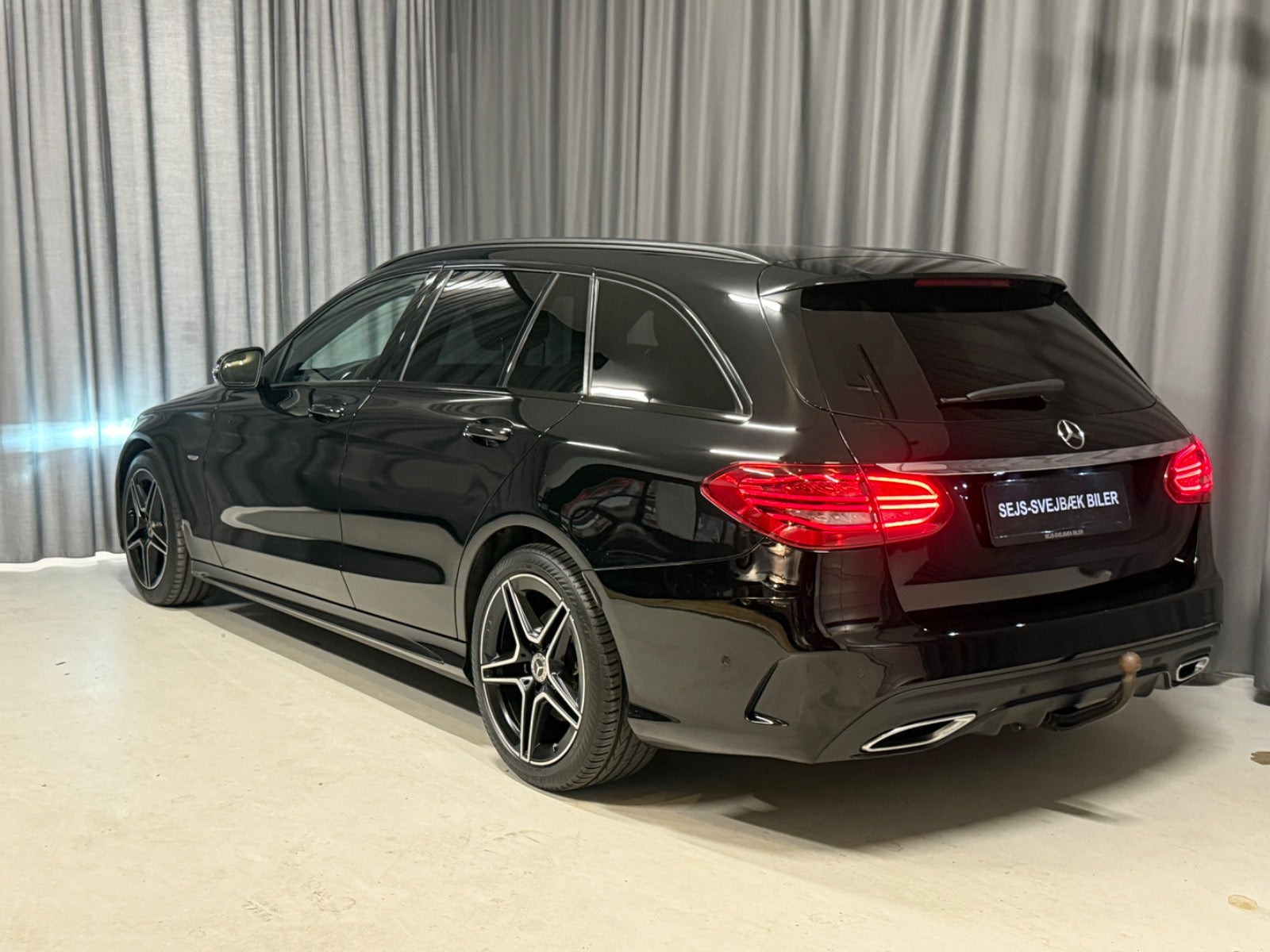 Sort Mercedes C220 d fra 2021