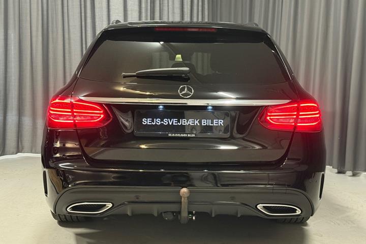 Sort Mercedes C220 d fra 2021
