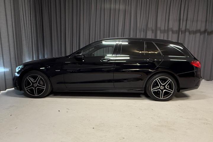 Sort Mercedes C220 d fra 2021