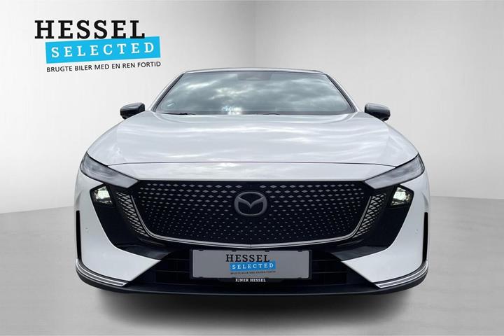 Hvid Mazda 6e fra 2025