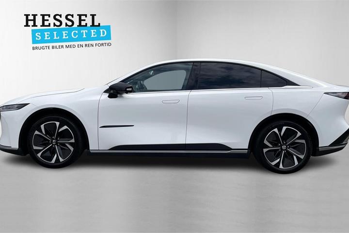 Hvid Mazda 6e fra 2025